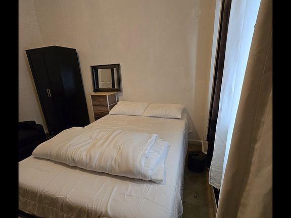 3rd image of 1651 Holland Ave APT 1