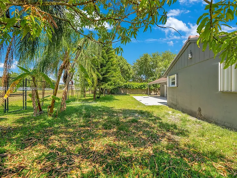 15241 SW 150th St — Photo 35