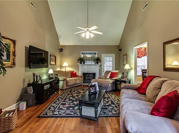 5th image of 3014 Wentworth Ct