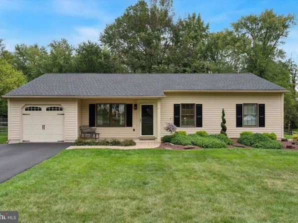 1917 Brook Ln, Jamison, PA 18929