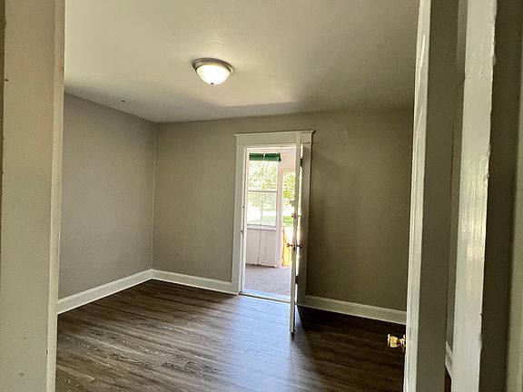 5th image of 118 Edgeworth Ave