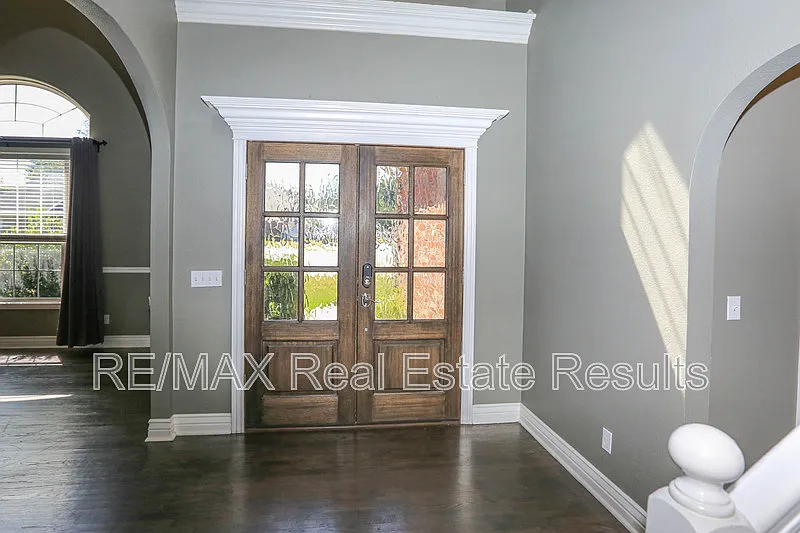 3 bed, 2.0 bath, 2854 sqft, $2,750 — Photo 4