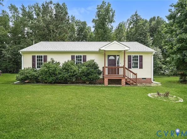 825 Nottoway Ave, Blackstone, VA 23824