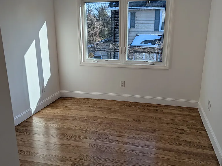 62 Forest Row — Photo 11