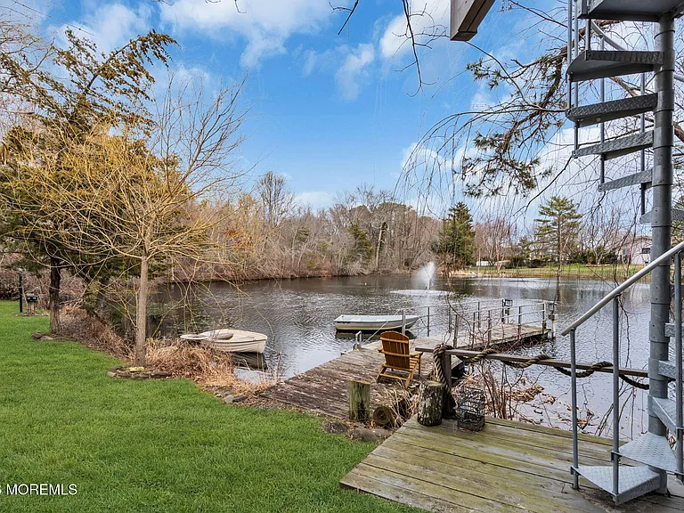 375 Kildare Dr — Photo 3