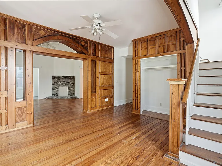 809 E Henry St — Photo 6