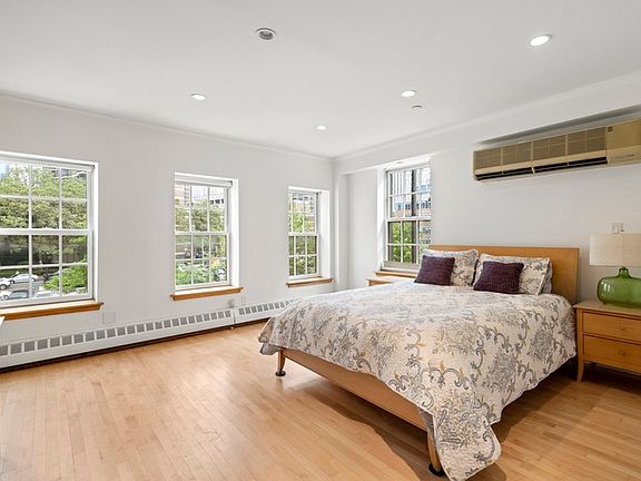 4th image of 130 Beekman St APT 3C