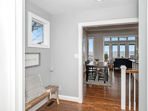 4th image of 275 Klotter Ave