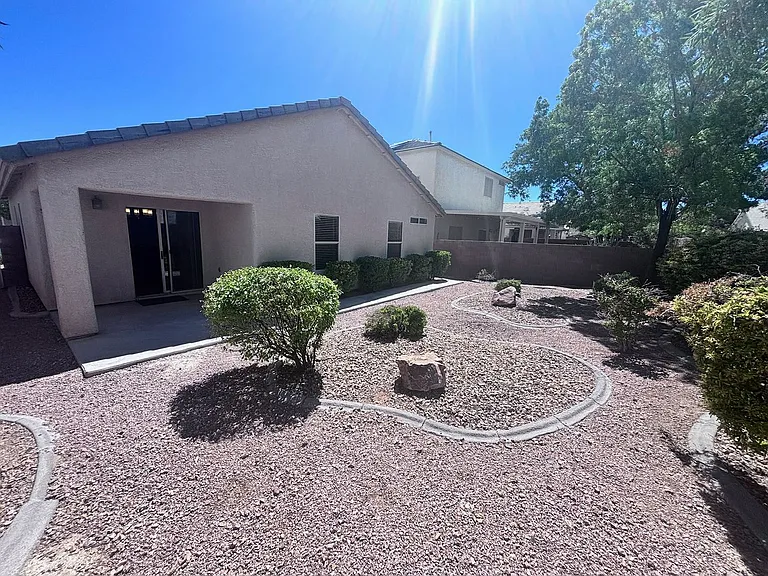 4912 Whispering Spring Ave — Photo 13