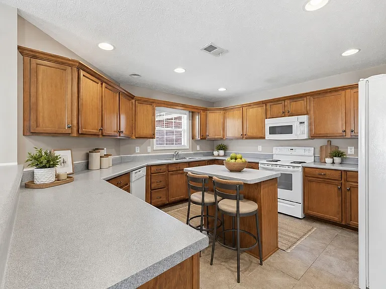 395 Devon Chase Hl #1004 — Photo 12