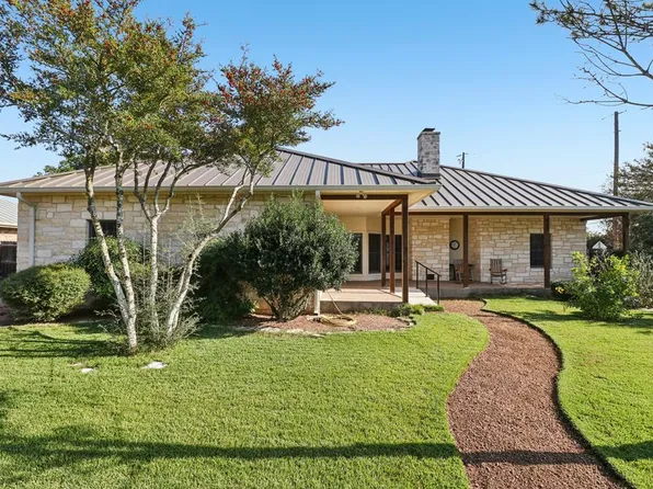 802 Avenue C, Fredericksburg, TX 78624