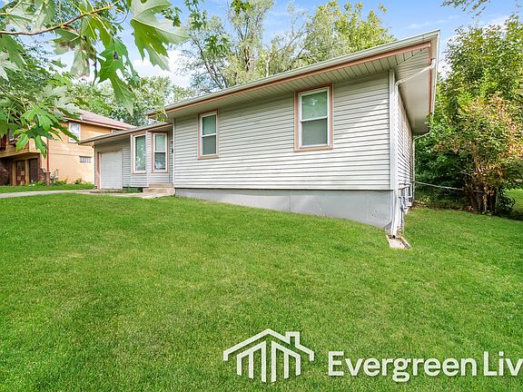 2nd image of 7924 E 117th Pl