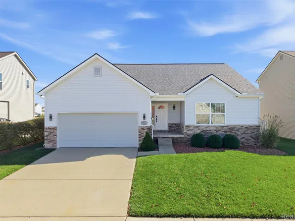 9106 Rockhill Ln, Newport, MI 48166