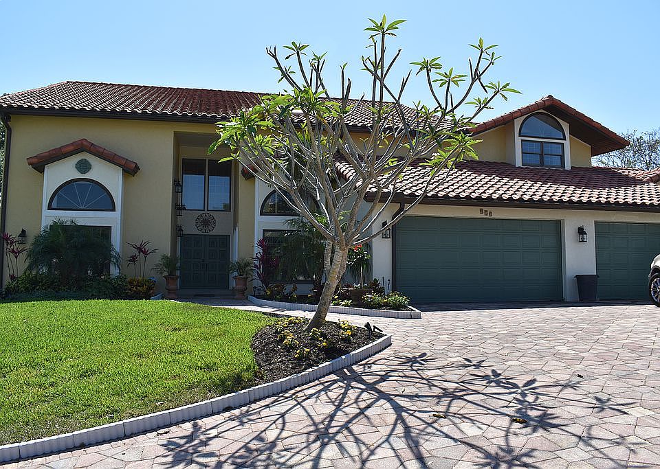 1st image of 477 Dover Cir