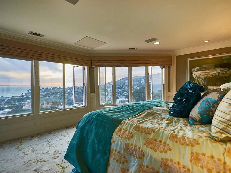 Master suite bedroom