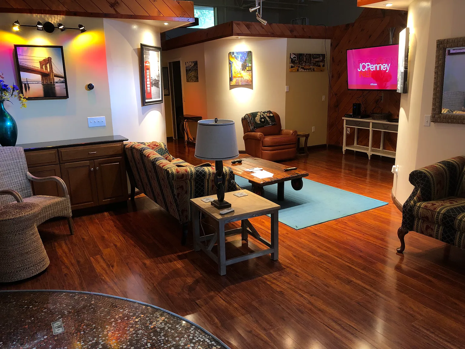 2 bed, 1200 sqft, $1,850 — Photo 1