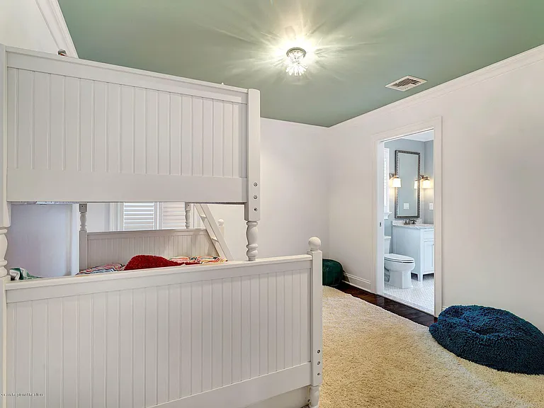 401 Monmouth Ave — Photo 19