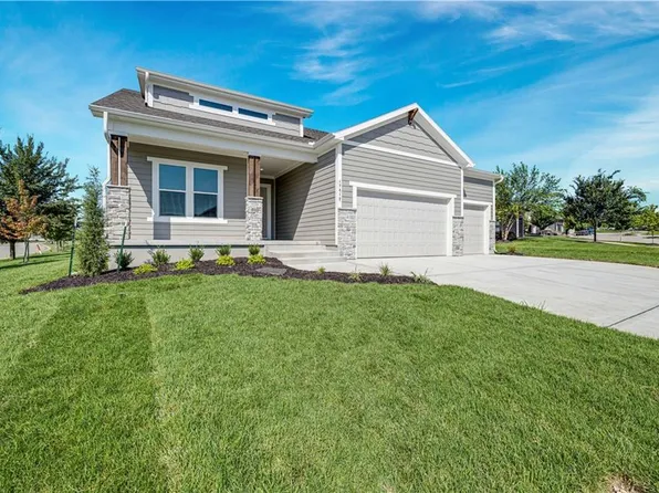 17412 Richards St, Overland Park, KS 66221