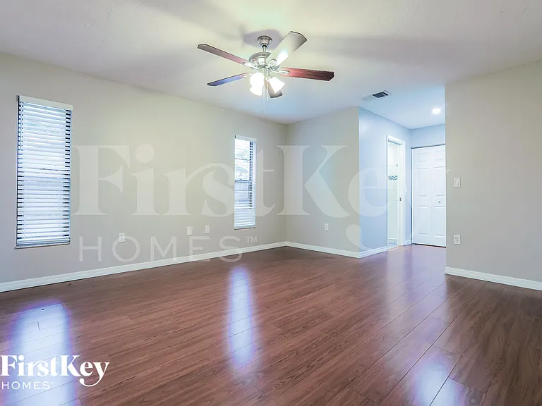 8340 Brandeis Cir W — Photo 10