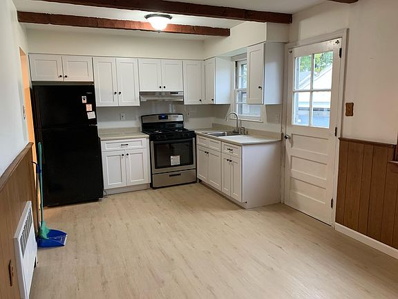 4th image of 7 Bennington St