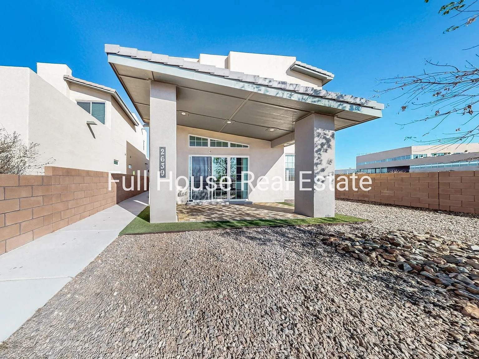 3 bed, 2395 sqft, $3,200 — Photo 3