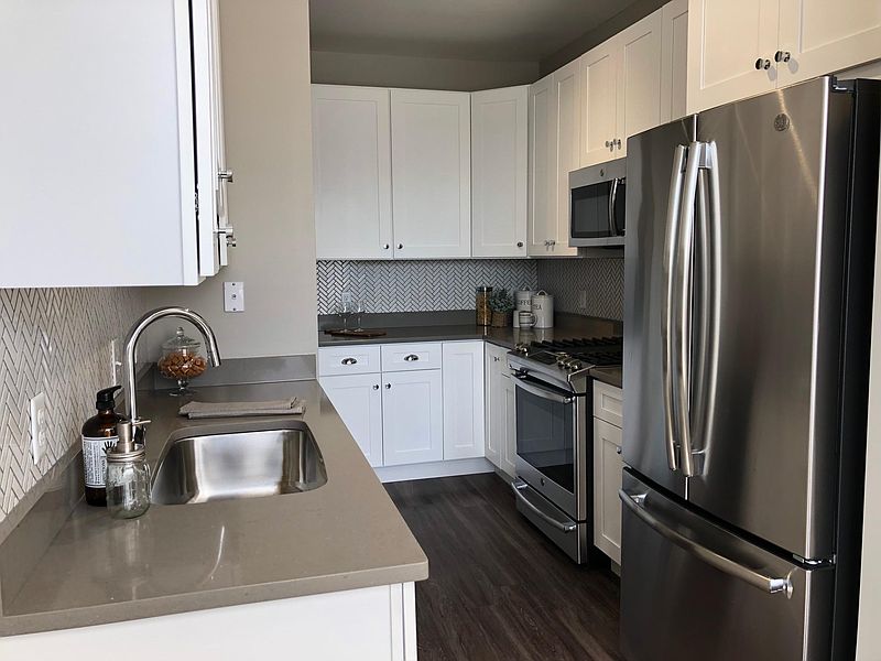 River Run at Naperville Apartment Rentals with Virtual tours