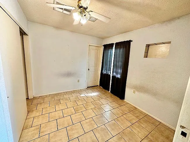 424 E Independence St #2 — Photo 6