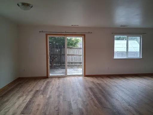 3 bed, 2.5 bath, $2,300 — Photo 2