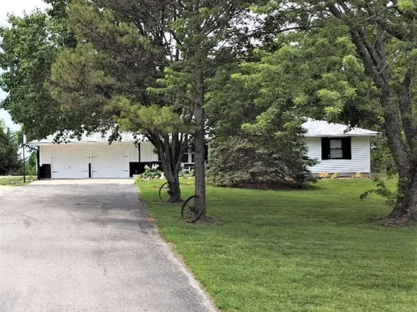 9550 Kill Creek Rd, De Soto, KS 66018