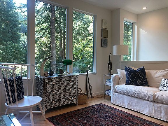 4th image of 268 Madrone Ave
