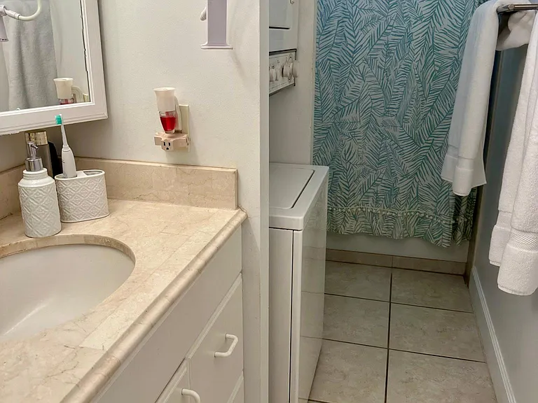 1215 Alexander St #1202 — Photo 14