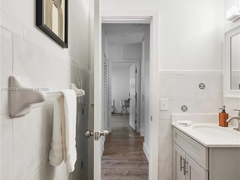2917 Center St #- — Photo 19