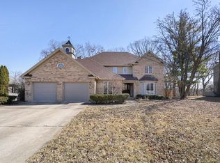 712 Westshore Dr, Shorewood, IL 60404