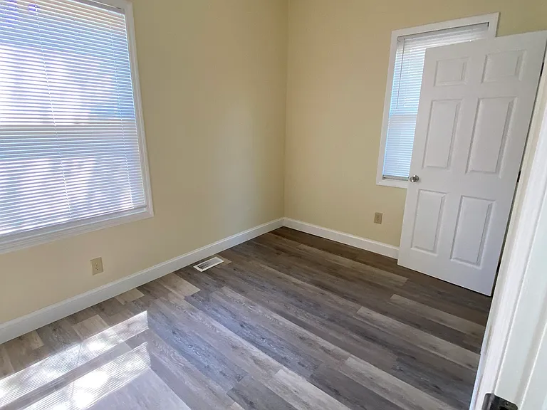 1445 Hunter Ave — Photo 22