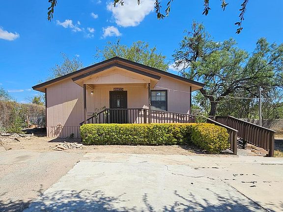 3rd image of 305 W Viesca St