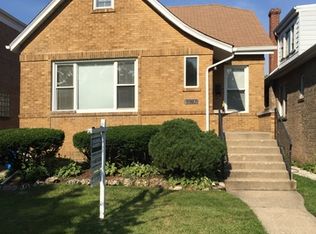 6616 N Sacramento Ave, Chicago, IL 60645