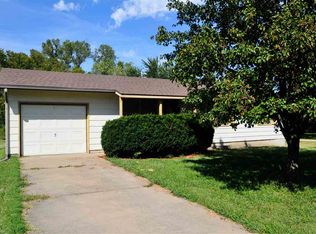 639 N 4th St, Carbondale, KS 66414
