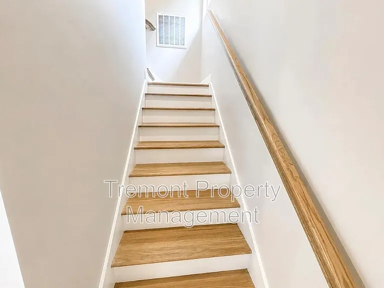 2708 E 21st St — Photo 7