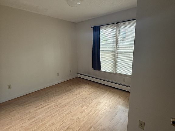 3rd image of 147 High St #1