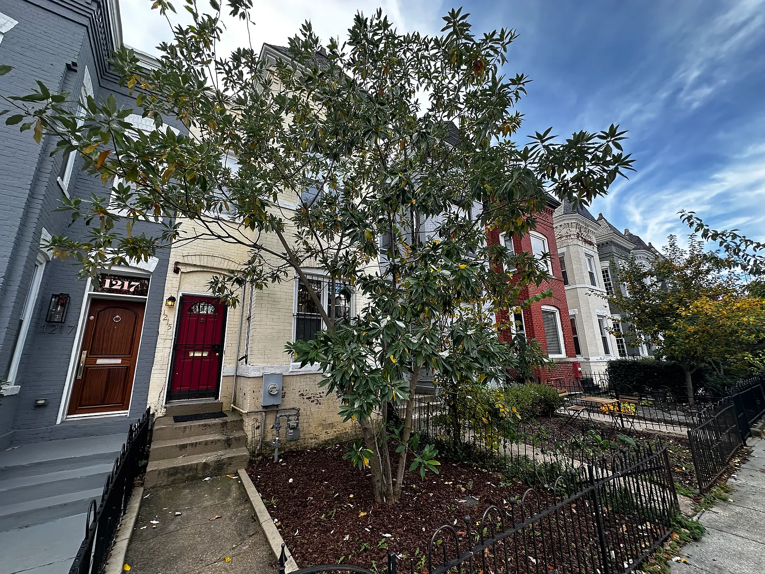 1215 I St NE photo 1