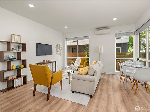 4th image of 531 S Cloverdale Street #A