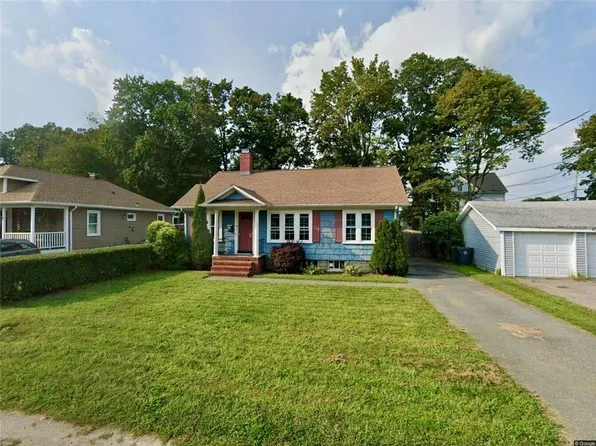 13 Silver Lake Ave, Warwick, RI 02888