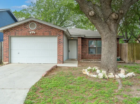 15503 WALNUT CREEK DR, San Antonio, TX 78247