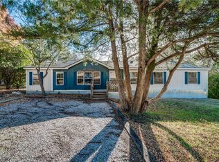 460 Mr Bob Dr, Midlothian, TX 76065