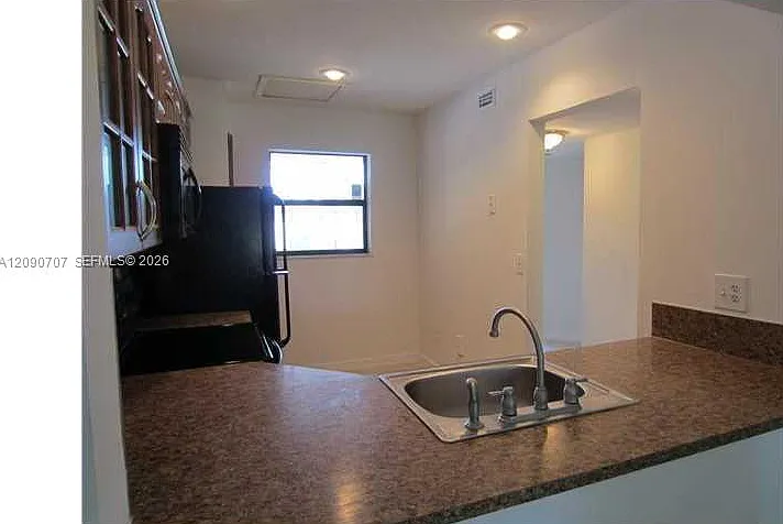 Monterey Condo Four — Photo 3