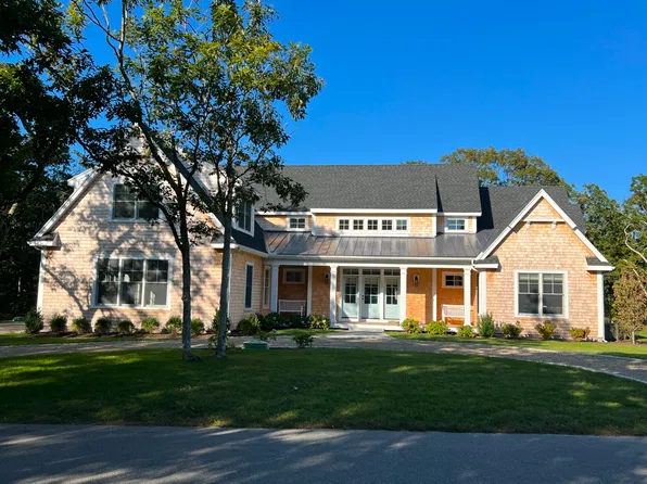 32 Marthas Rd, Edgartown, MA 02539