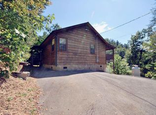 3660 Blossom Hollow Way, Sevierville, TN 37876