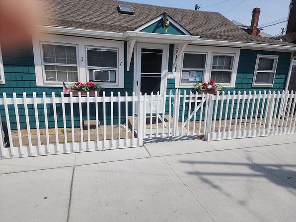 6 Bay Walk