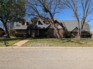 2017 Redbud Rd, Gainesville, TX 76240