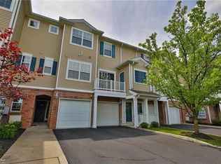 882 Nittany Ct, Allentown, PA 18104